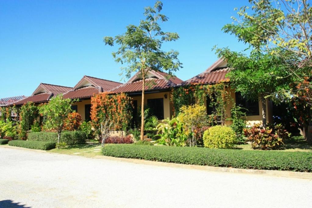 Suansiri Resort Chiang Rai Exteriör bild